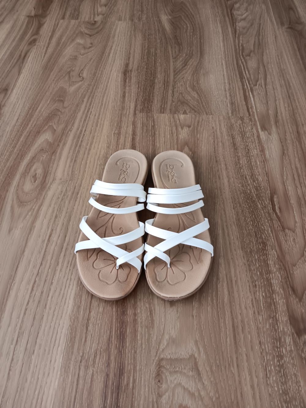 boc Women's White Multi-Strap Slide Sandals